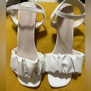 Size 7 white heel